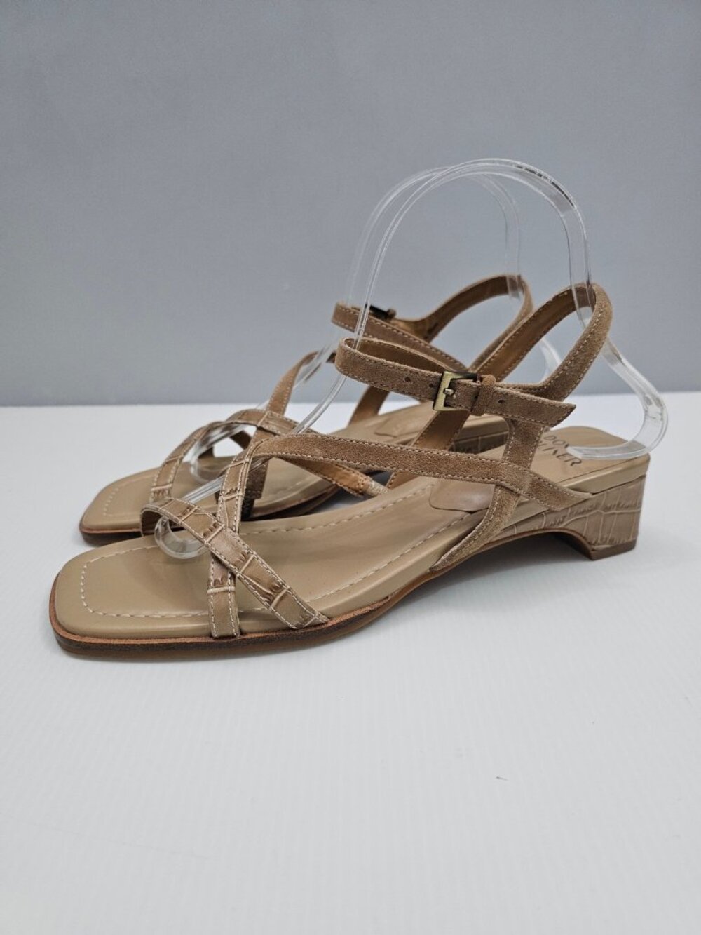 Donald Pliner Cesilia Strappy Sandal Womens 7.5 Tan Suede Leather Low Heel NEW